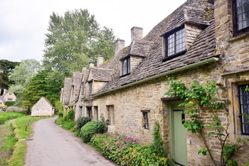 village-897047_1920.jpg